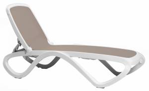 Шезлонг-лежак пластиковый Omega белый, тортора 1700-1945х690х910 мм Шезлонг-лежак пластиковый Omega белый, тортора 1700-1945х690х910 мм