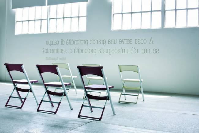 Стул пластиковый складной Compact горчичный 435х470х775 мм Стул пластиковый складной Compact горчичный 435х470х775 мм