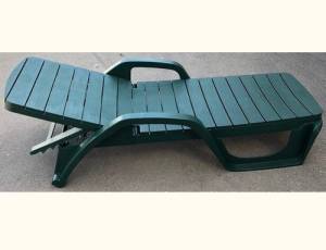 Шезлонг пластиковый Амстердам (темно-зеленый)