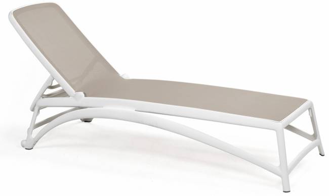Шезлонг-лежак пластиковый Atlantico белый, тортора 1720-2040х700х350 мм