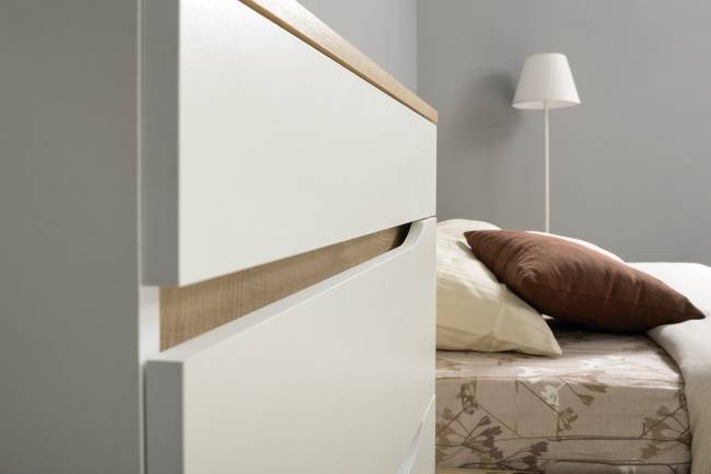 Кровать с подъёмным ортопедом Муссон 1600 с тумбочкой и комодом с зеркалом СВК цвет белый/дуб эндгрейн элегантный/кожзам белый Кровать с подъёмным ортопедом Муссон 1600 с тумбочкой и комодом с зеркалом СВК цвет белый/дуб эндгрейн элегантный/кожзам белый