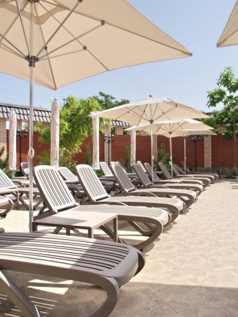 Шезлонг-лежак пластиковый Tropico тортора 1700-1945х690х910 мм